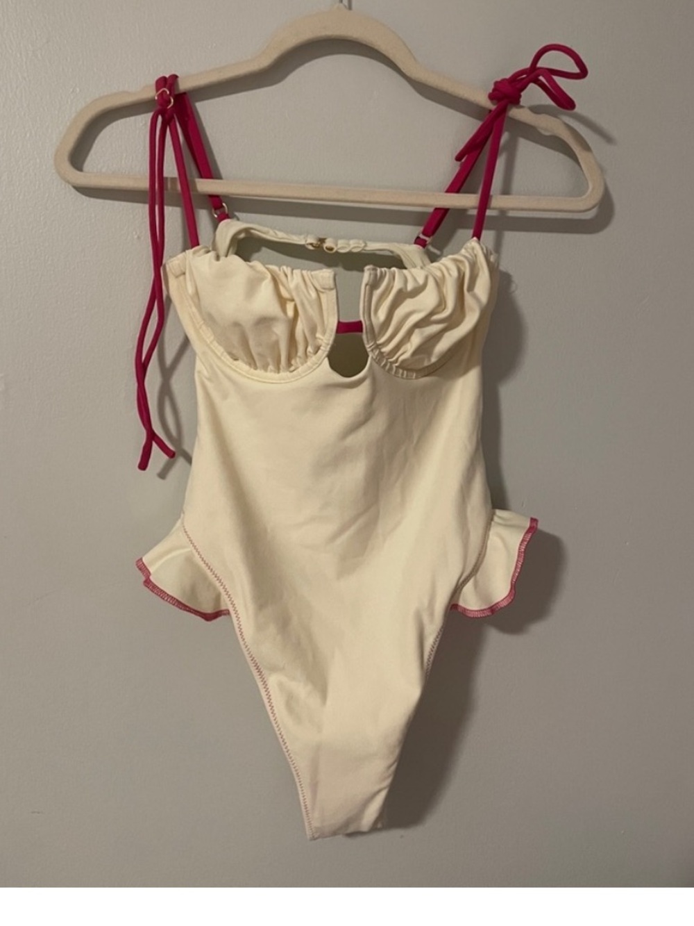 NWT MONTCE CREAM RASPBERRY BINDED RUFFLE ONE PIECE LARGE SWIMSUIT SWIM PINK - Picture 5 of 6
